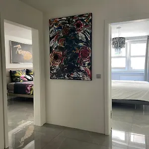 Luxurious 2 Bedroom Old Apartment München